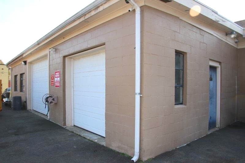 356 Old Maple Rd, North Haven, CT for lease - Building Photo - Image 3 of 11