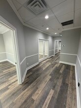 595 Colonial Park Dr, Roswell, GA for lease Interior Photo- Image 1 of 16