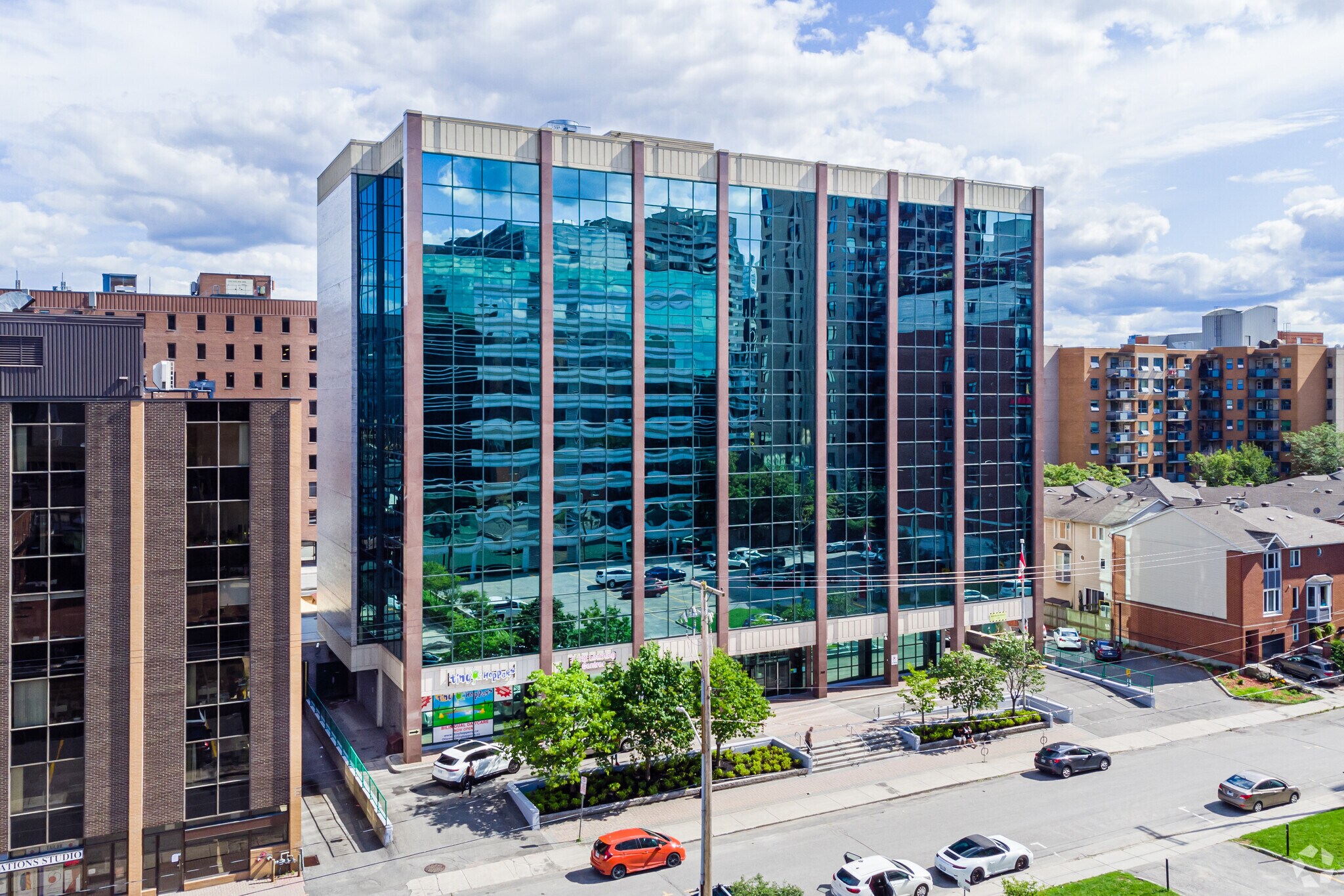 360 Lisgar St, Ottawa, ON à louer Photo du bâtiment- Image 1 de 29