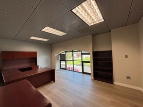 147 Camino Oruga, Napa, CA for lease Building Photo- Image 2 of 7