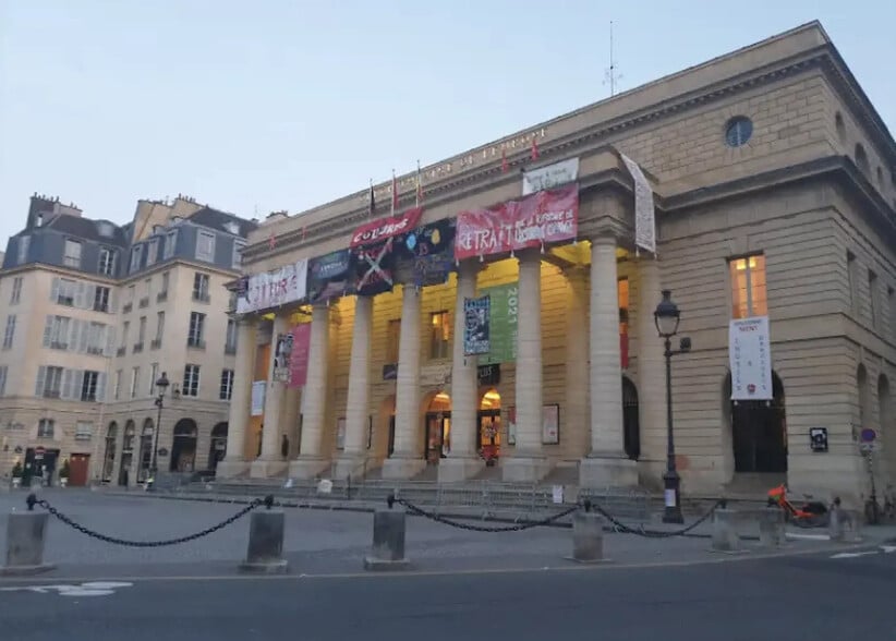 Retail in Paris for lease - Building Photo - Image 1 of 3