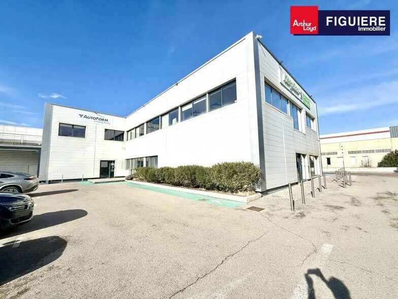 Office in Éguilles for lease - Building Photo - Image 2 of 8