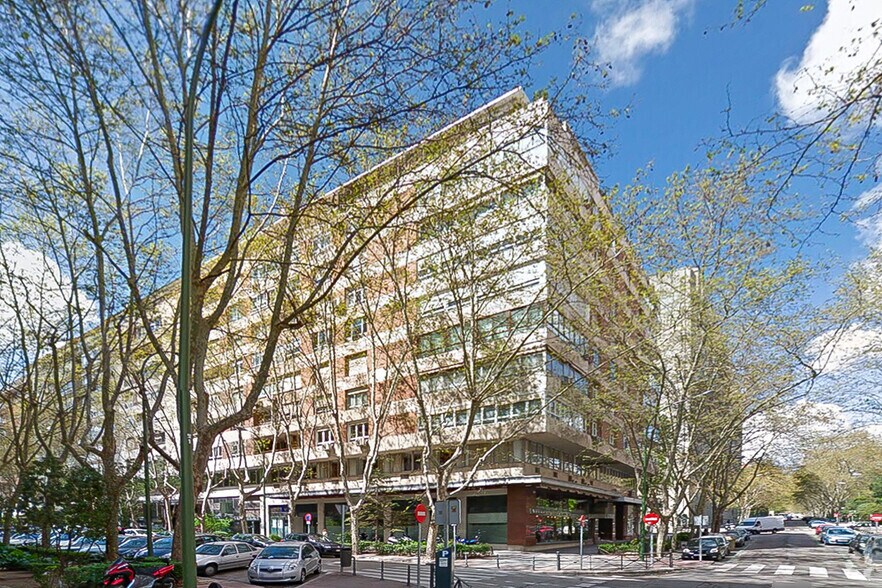 Calle del Doctor Fleming, 11, Madrid, Madrid à vendre - Photo du bâtiment - Image 2 de 2