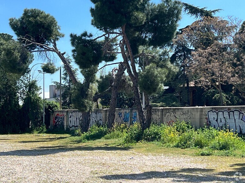 Terrain dans Madrid, Madrid à vendre - Photo du bâtiment - Image 2 de 7