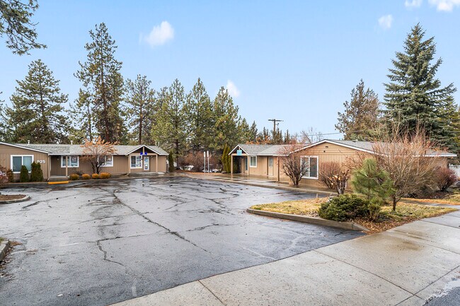 More details for 909-925 SE 2nd St, Bnd, Bend, OR - Office for Sale