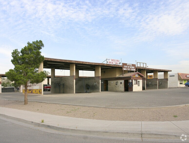 2225 N Nellis Blvd, Las Vegas, NV à vendre - Photo du bâtiment - Image 2 de 5