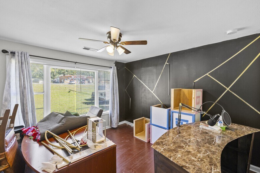 7879 N Main St, Jonesboro, GA à vendre - Photo du bâtiment - Image 2 de 8