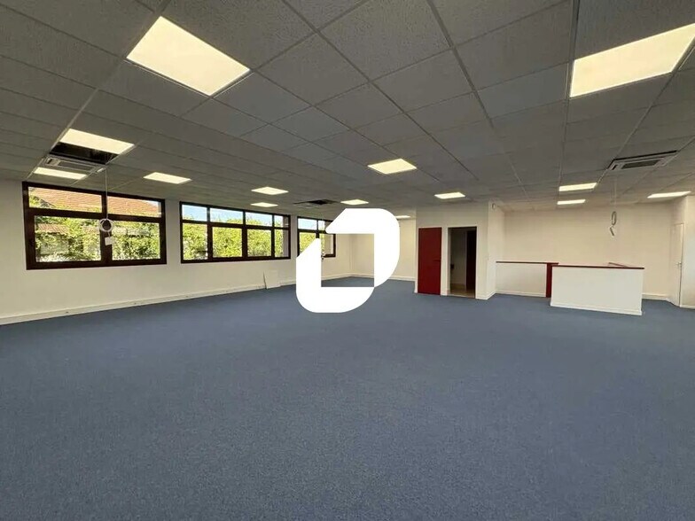 30 Avenue Robert Surcouf, Voisins-le-Bretonneux à louer - Photo intérieure - Image 2 de 11