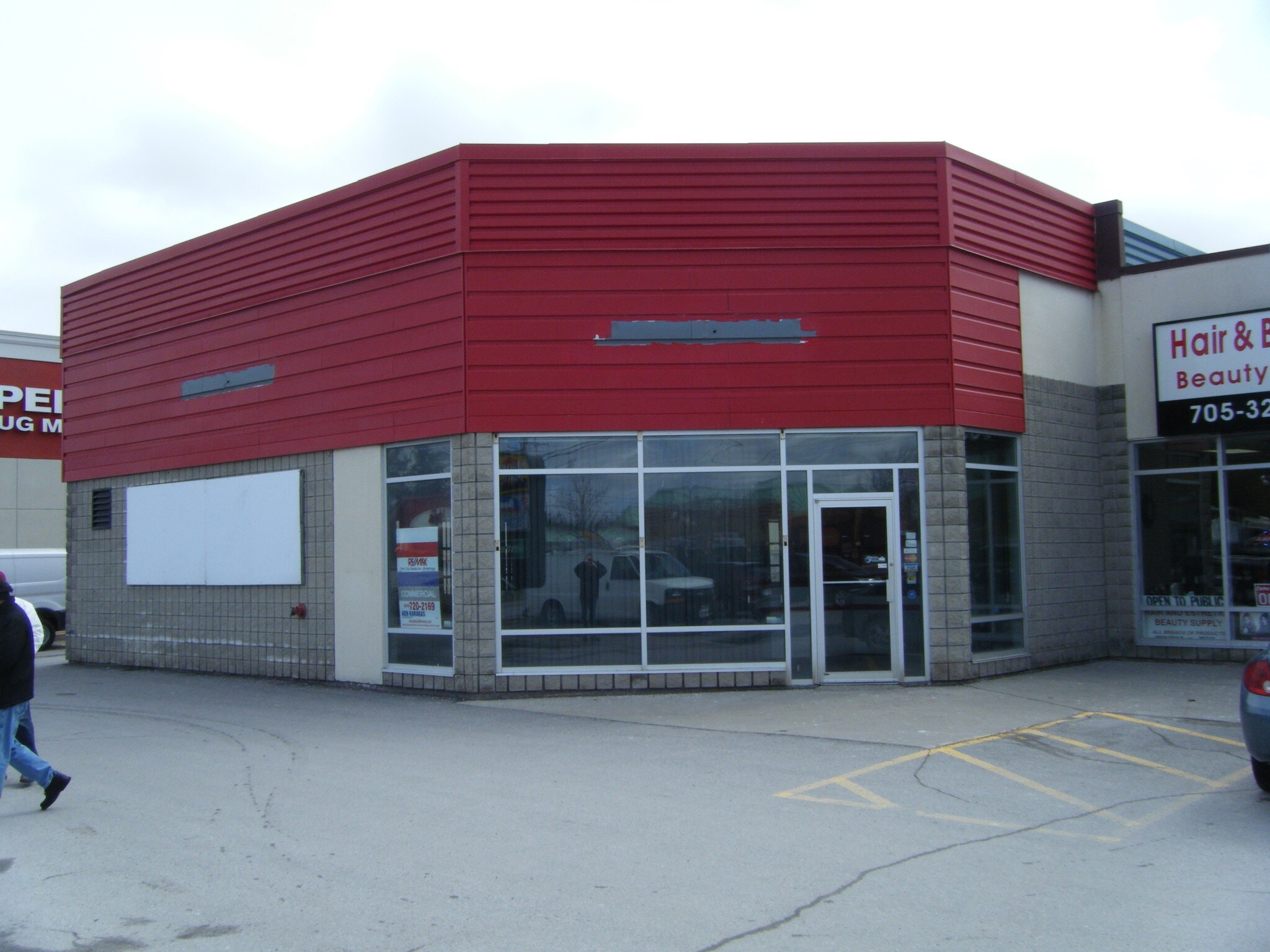 351 Kent St W, Kawartha Lakes, ON for sale Primary Photo- Image 1 of 1