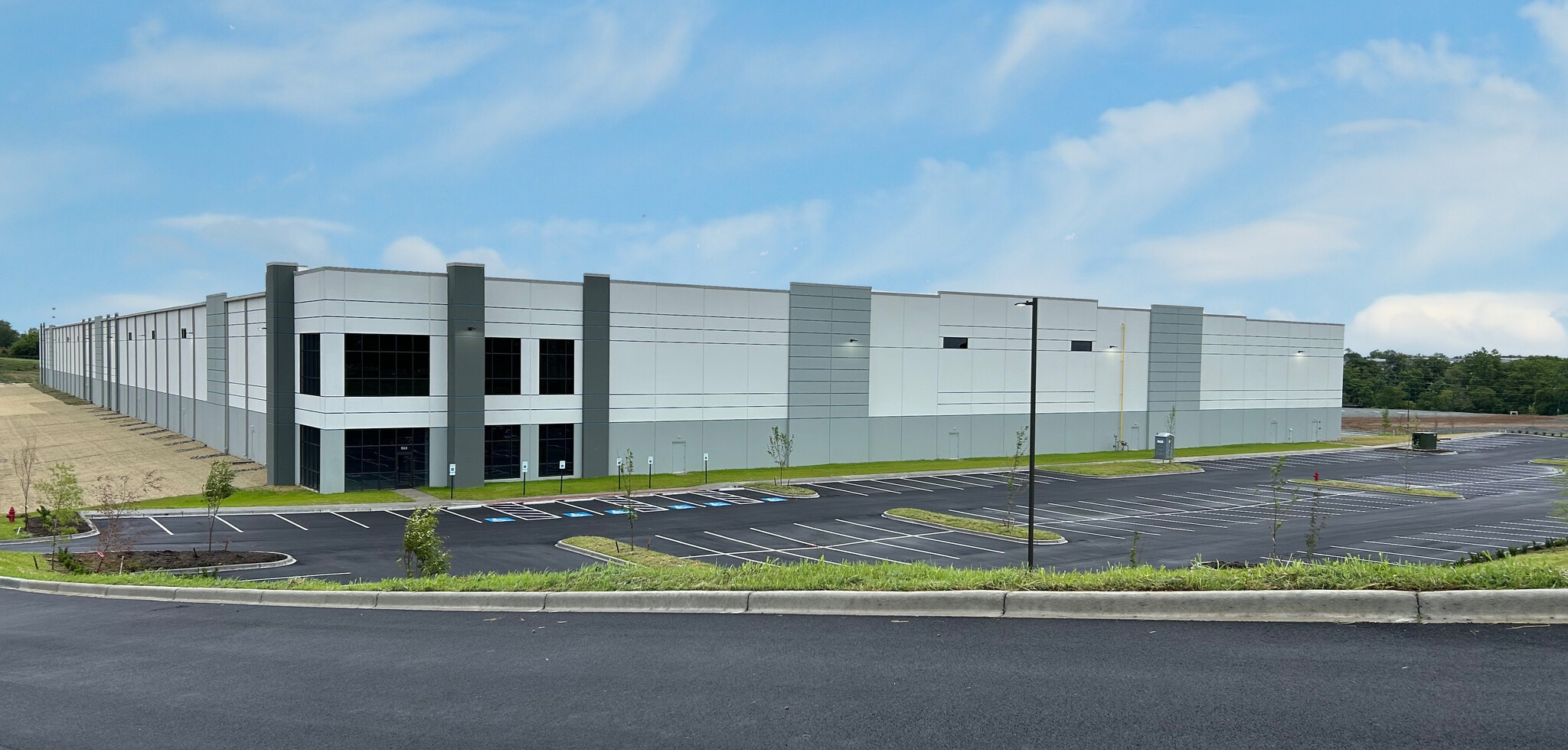 406 Logistics Dr, Shelbyville, KY à louer Photo du bâtiment- Image 1 de 4