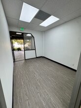 23930-23978 Craftsman Rd, Calabasas, CA à louer Photo intérieure- Image 1 de 7