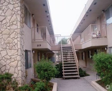 519 N Nevada St, Oceanside, CA for sale - Building Photo - Image 2 of 8