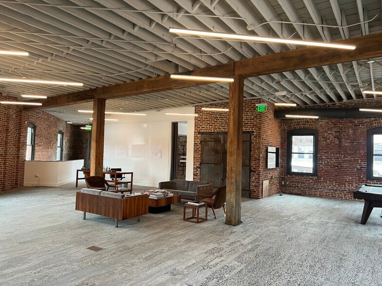 214 W 21st St, Kansas City, MO for lease - Building Photo - Image 3 of 7