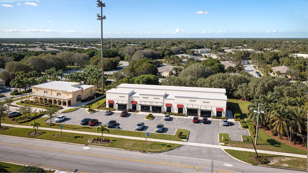 8825 SE FEDERAL Hwy, Hobe Sound, FL à vendre - Photo du bâtiment - Image 2 de 10