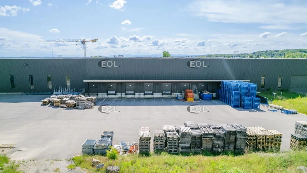 Industrial in Bressolles for lease - Building Photo - Image 2 of 10
