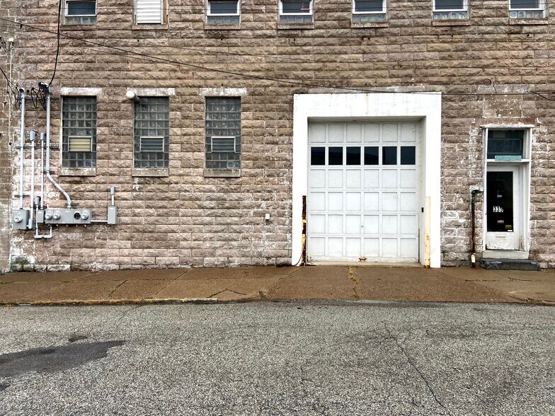 333-335 Meade St, Pittsburgh, PA à louer - Photo du bâtiment - Image 3 de 18