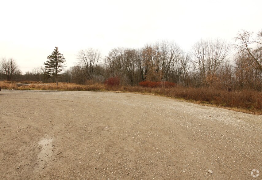 66 6 Mile Rd, Whitmore Lake, MI à vendre - Photo principale - Image 1 de 1