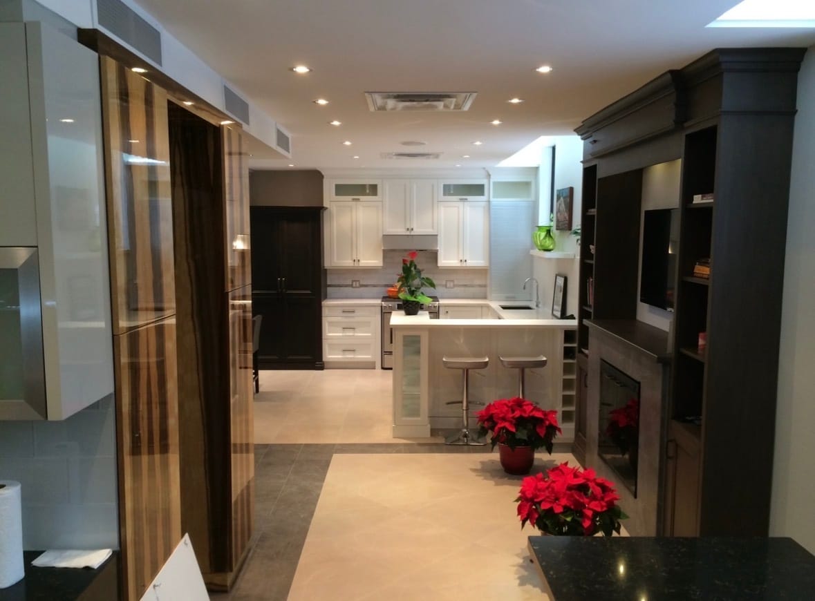 326 Sheppard Ave E, Toronto, ON for lease Interior Photo- Image 1 of 4