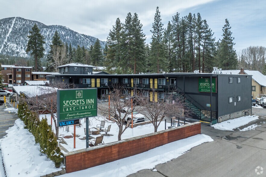 924 Park Ave, South Lake Tahoe, CA à vendre - Photo du bâtiment - Image 3 de 18