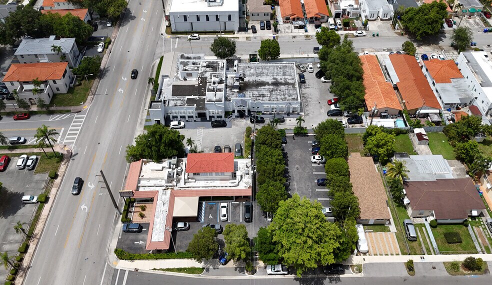 2475 S Douglas Rd, Miami, FL à vendre - Aérien - Image 2 de 18