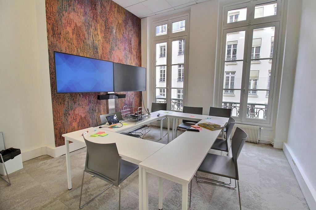 Office in Paris for lease Interior Photo- Image 1 of 6