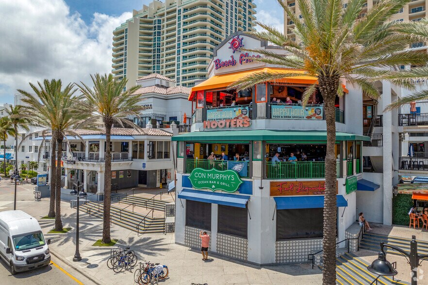 17 S Fort Lauderdale Beach Blvd, Fort Lauderdale, FL à louer - Photo du bâtiment - Image 2 de 5