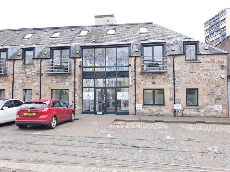 110-112 Commercial St, Edinburgh à louer - Photo du bâtiment - Image 1 de 2