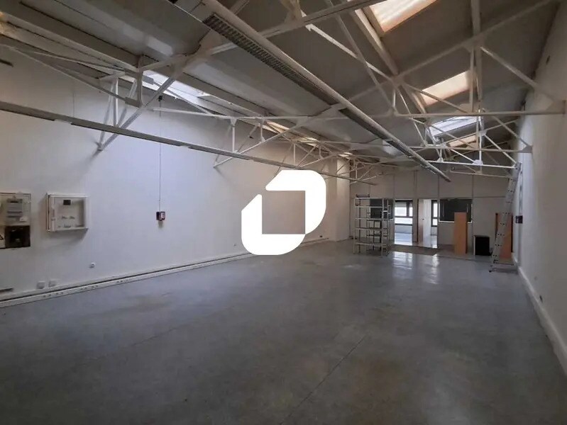 Office in Courbevoie for lease Interior Photo- Image 1 of 9