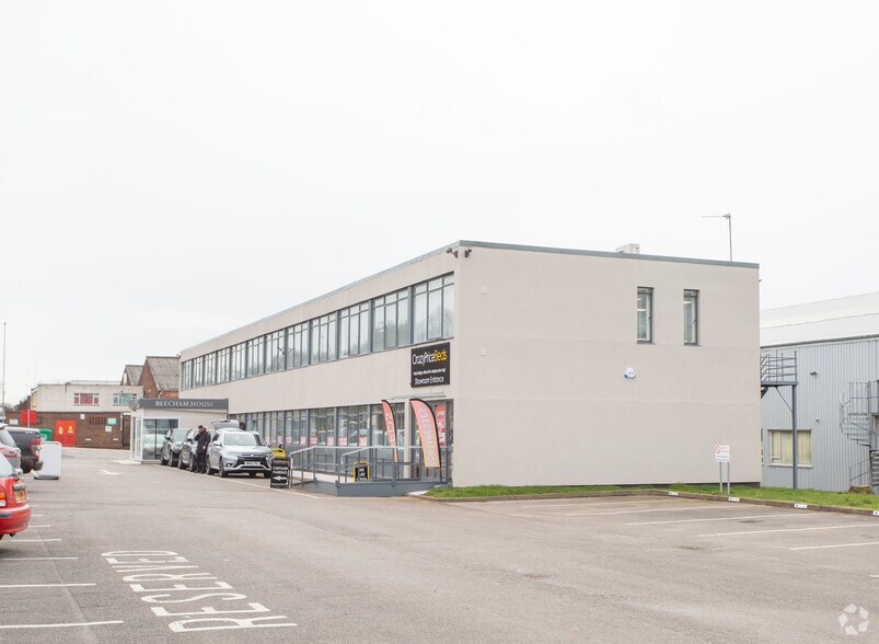 Beecham Business Park portefeuille de 10 propriétés à vendre sur LoopNet.ca - Photo principale - Image 3 de 9