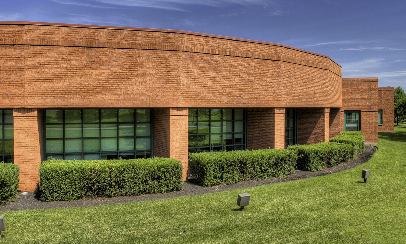 425 Essjay Rd, Buffalo, NY for lease Building Photo- Image 1 of 6