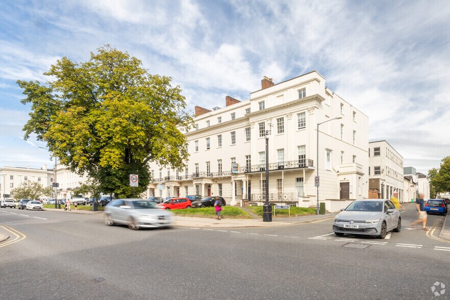 Warwick St, Leamington Spa à louer - Photo du bâtiment - Image 2 de 20