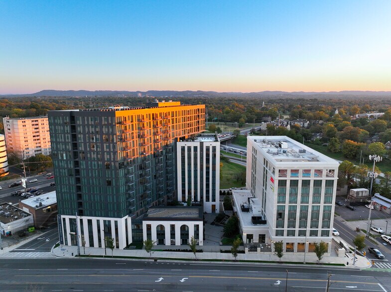 110 Murphy Ct, Nashville, TN à louer - Photo du bâtiment - Image 2 de 10