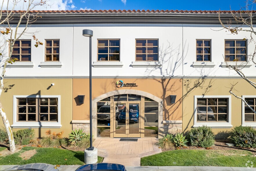 31473 Rancho Viejo Rd, San Juan Capistrano, CA à louer - Photo du bâtiment - Image 2 de 22