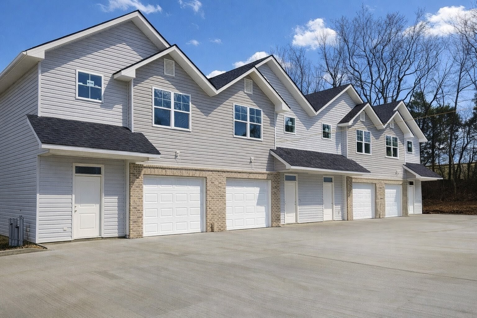 8 Rental Units PLUS Lots To Build More portfolio of 4 properties for sale on LoopNet.ca Primary Photo- Image 1 of 5