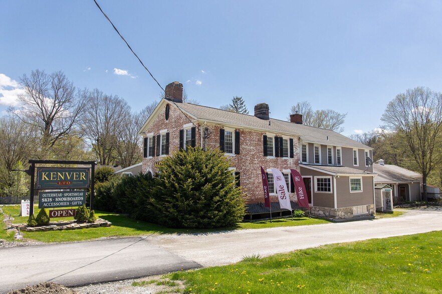39 Main St, South Egremont, MA à vendre - Photo du bâtiment - Image 2 de 58