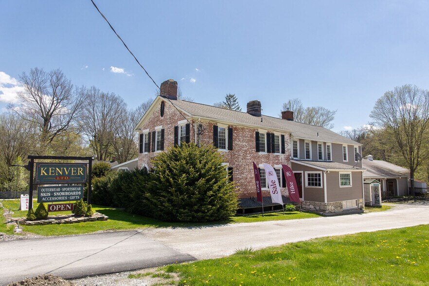 39 Main St, South Egremont, MA for sale - Primary Photo - Image 1 of 58