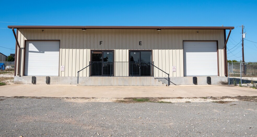 2550 County Road 279, Leander, TX à louer - Photo du bâtiment - Image 2 de 15