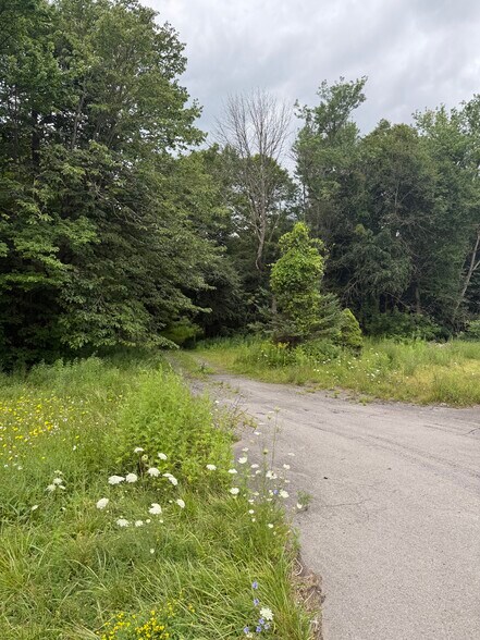 2842 NY-5, Frankfort, NY à vendre - Photo du bâtiment - Image 3 de 6