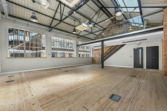 Plus de détails pour 22-23 Brownlow Mews, Londres - Bureau à louer