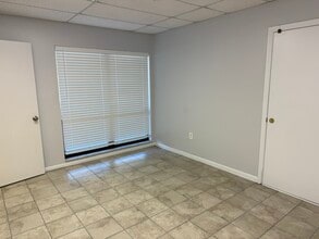 7777 N 131st St, Seminole, FL à louer Photo intérieure- Image 2 de 6