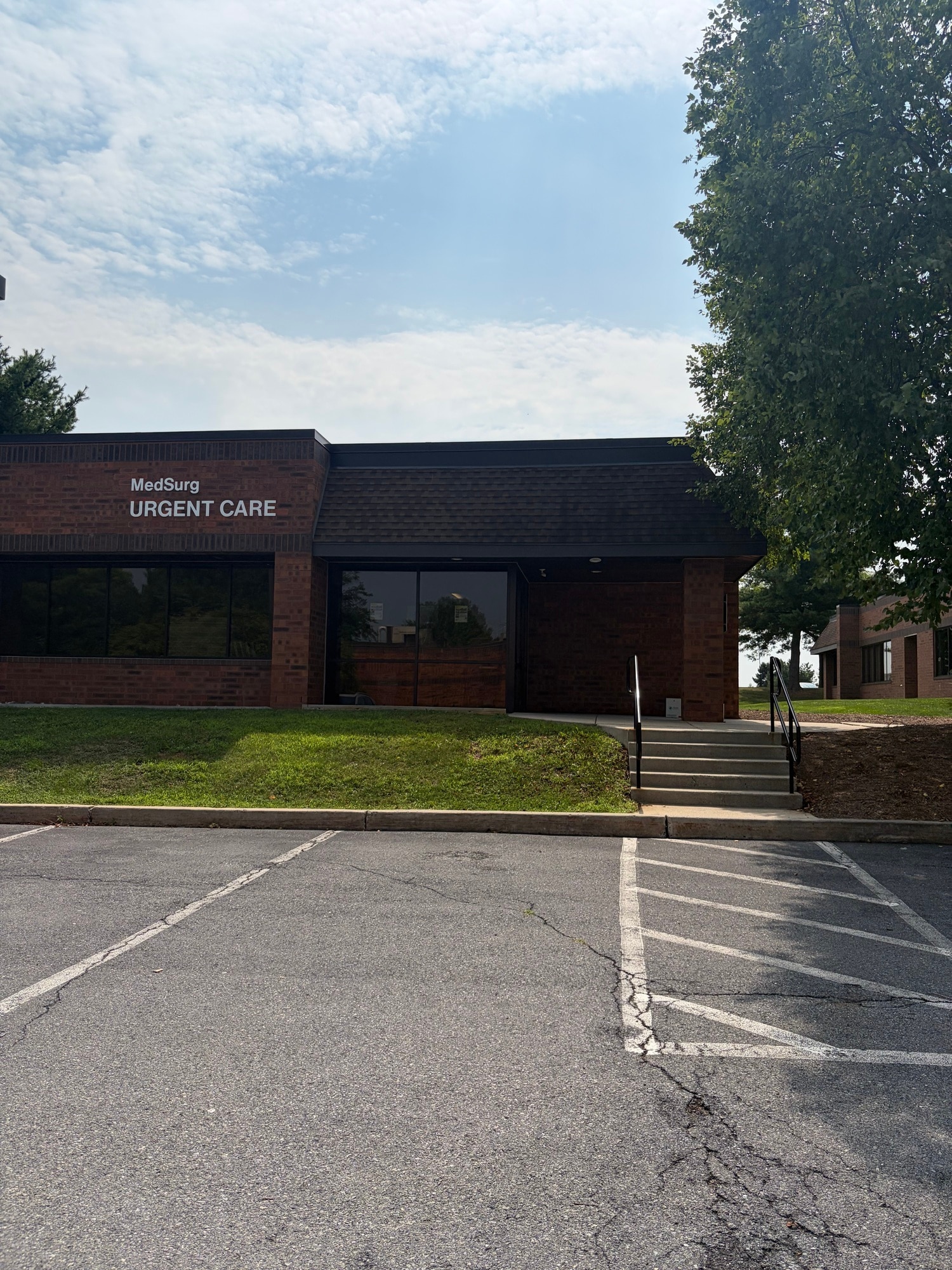 1025 Berkshire Blvd, Wyomissing, PA for lease Building Photo- Image 1 of 11