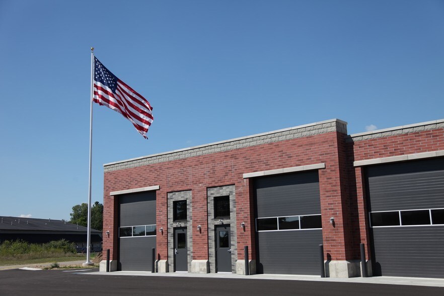 6588 Center Industrial Dr, Jenison, MI à louer - Photo du bâtiment - Image 2 de 8