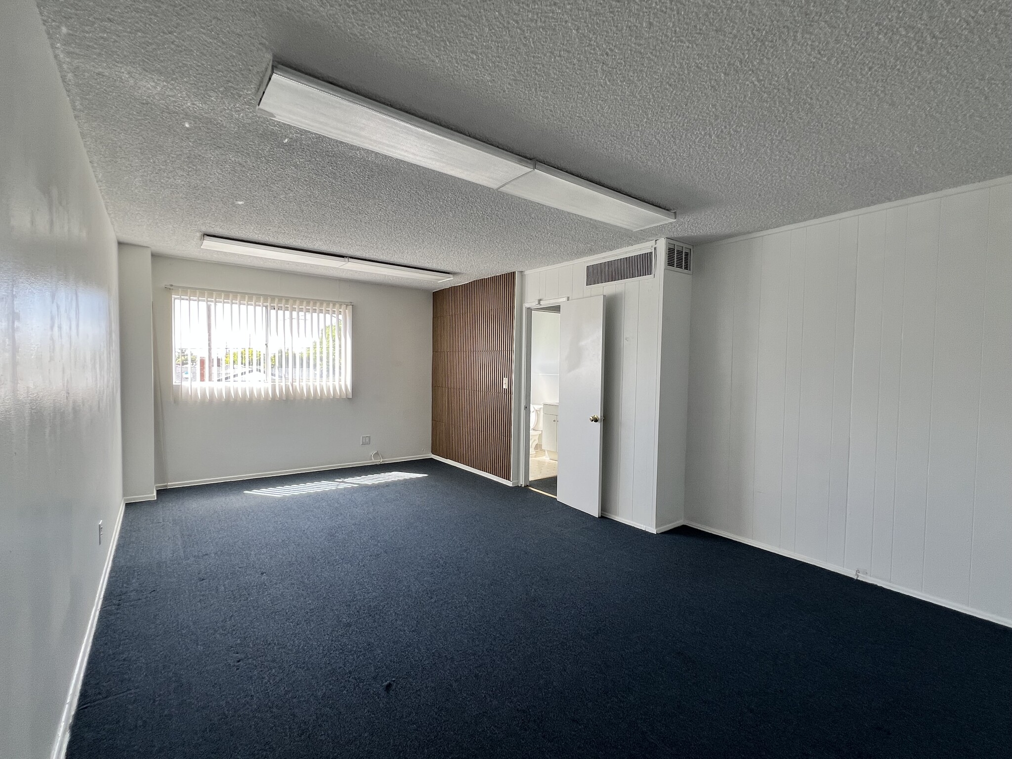 18045 Crenshaw Blvd, Torrance, CA à louer Photo intérieure- Image 1 de 5