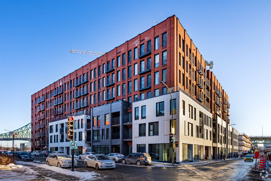 2120-2190 Rue Sainte-Catherine E, Montréal, QC à louer - Photo du bâtiment - Image 2 de 6