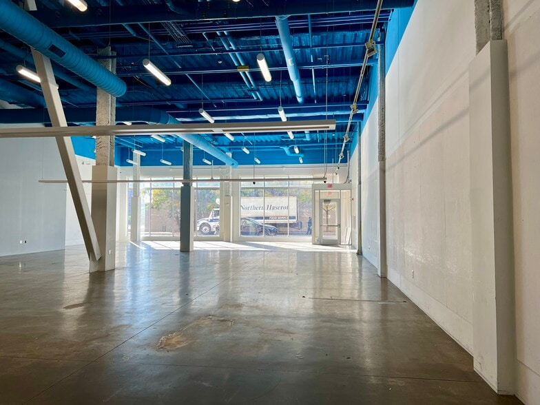 3901-3909 Woodward Ave, Detroit, MI à louer - Photo du bâtiment - Image 2 de 8