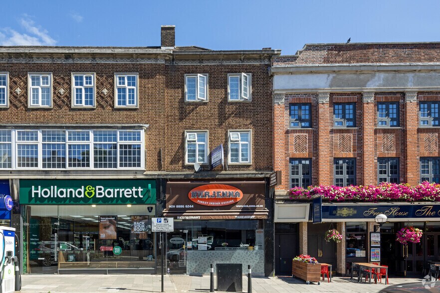 86 Chase Side, Londres à vendre - Photo principale - Image 1 de 2