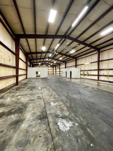 4241 US Highway 70 E, Smithfield, NC for lease - Interior Photo - Image 3 of 14