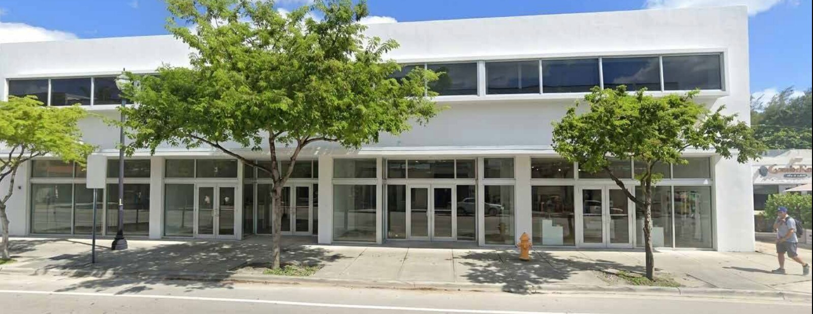 8325 NE 2nd Ave, Miami, FL à louer Photo du bâtiment- Image 1 de 3