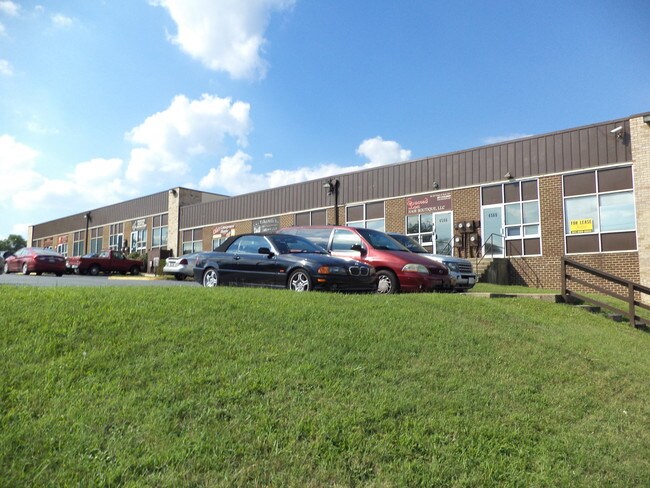 Plus de détails pour 4574-4598 Beech Rd, Temple Hills, MD - Local d'activités à louer
