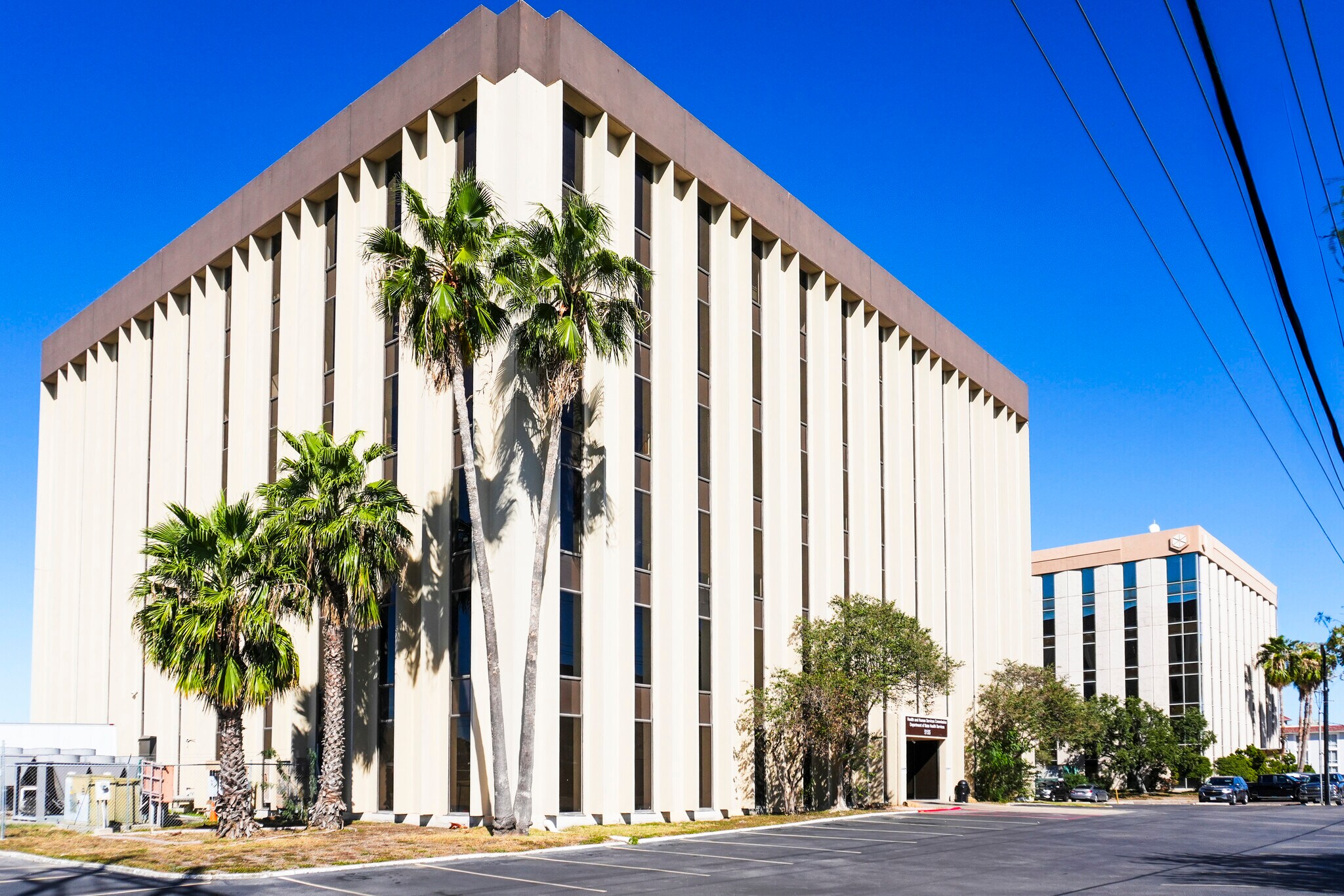 5155 Flynn Pky, Corpus Christi, TX for lease Primary Photo- Image 1 of 22